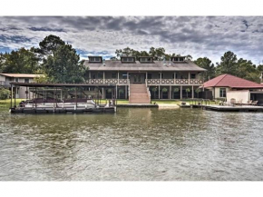 Waterfront Listing - 3 Bedroom 3 Bath on secluded Private Cove,great location